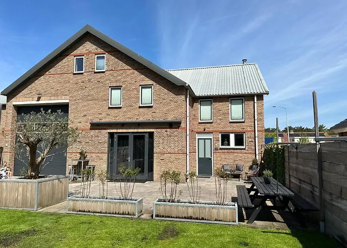 Luxury Egmond Villa *